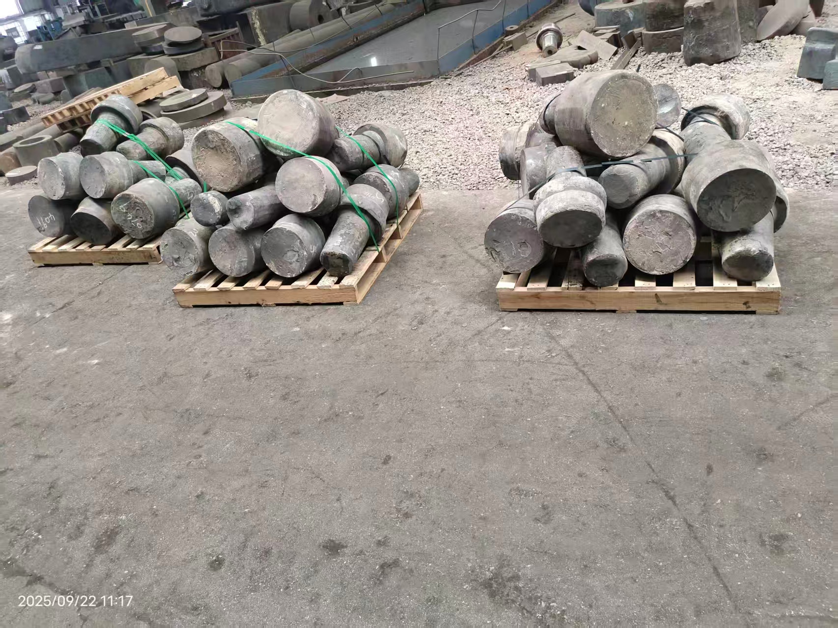 Die Kunst Tausender Hämmer: Die Ursprünge und die Entwicklung des Schmiedens.